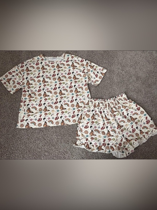 Tops - LAST CHANCE* Retro design short set Women size Small
